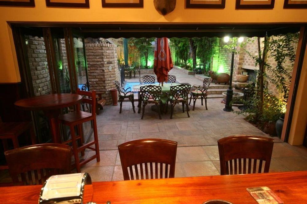 Le Cozmo Guesthouse Johannesburg Exterior foto