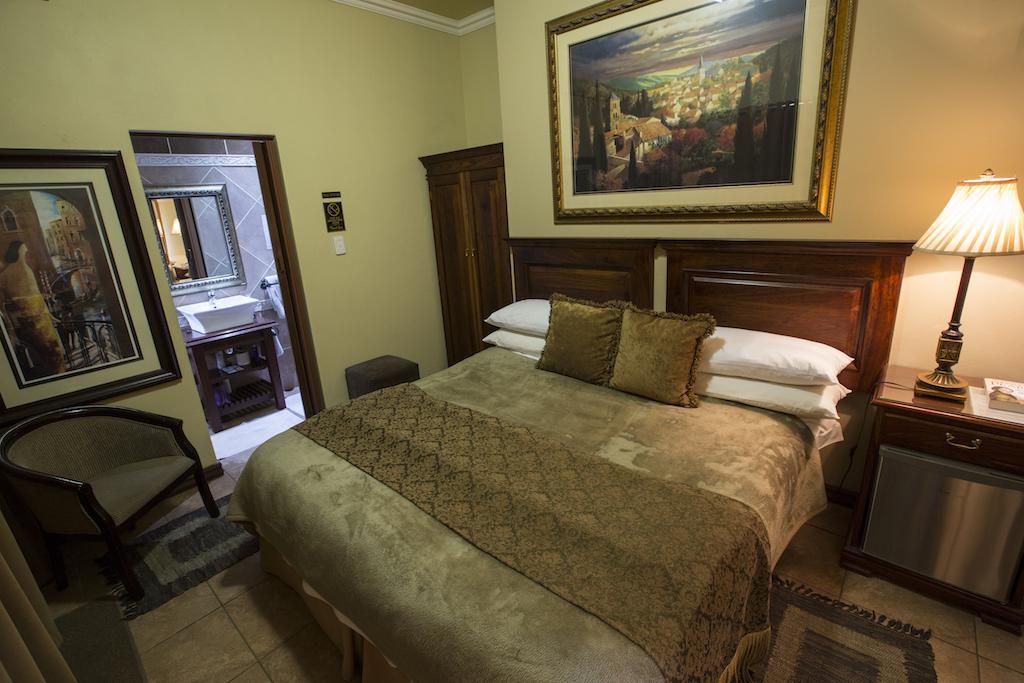 Le Cozmo Guesthouse Johannesburg Exterior foto