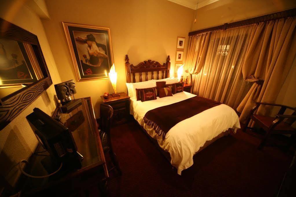 Le Cozmo Guesthouse Johannesburg Exterior foto