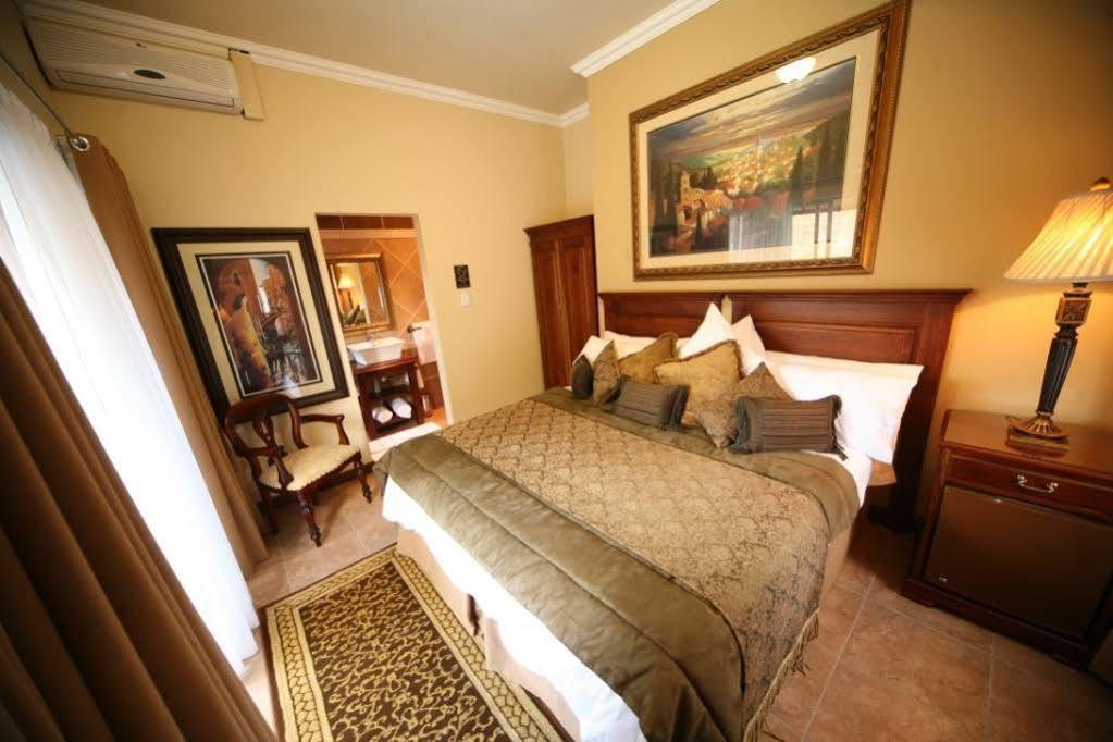 Le Cozmo Guesthouse Johannesburg Exterior foto
